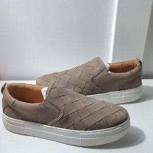 Steve Madden New 8 Leather Slip On